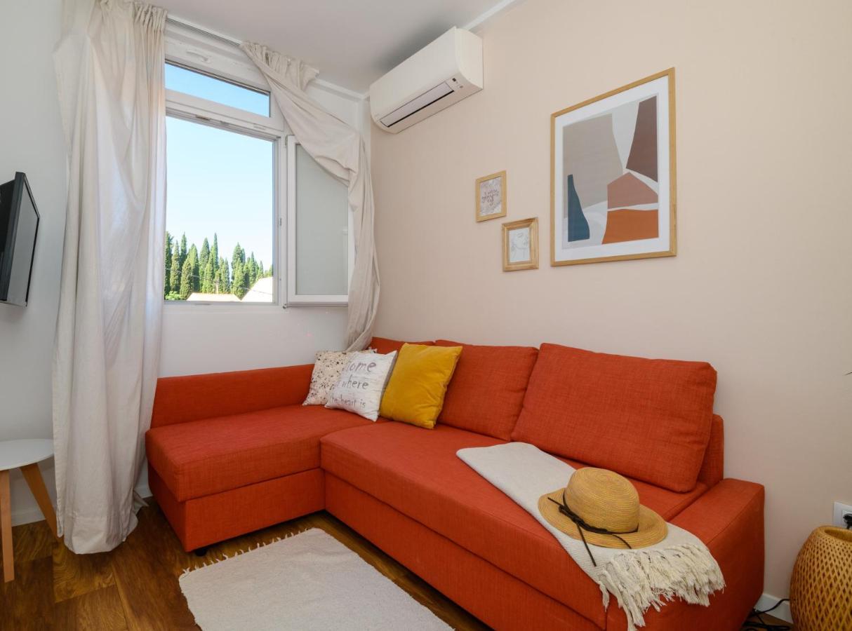 Sunny Getaway Apartament *